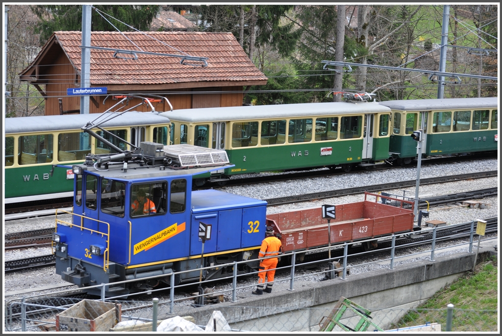 Die moderne Version der He 2/2 ist die Nummer 32 aus dem Jahre 1995. (25.04.2012)