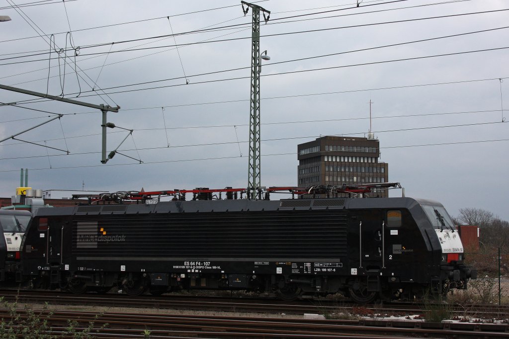 Die MRCE ES 64 F4-107 stand am 18.3.12 abgestellt in Mnchengladbach Hbf.