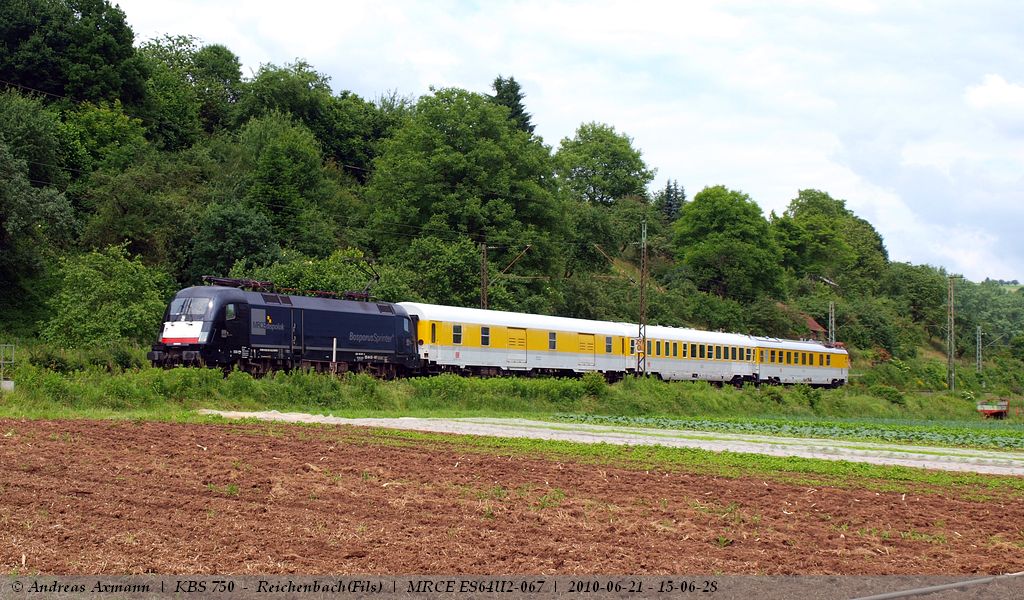 Die MRCE ES64U2 067  Bosporus Sprinter  zieht einen Mezug von Mnchen/Ulm in Richtung Stuttgart. (21.06.2010)