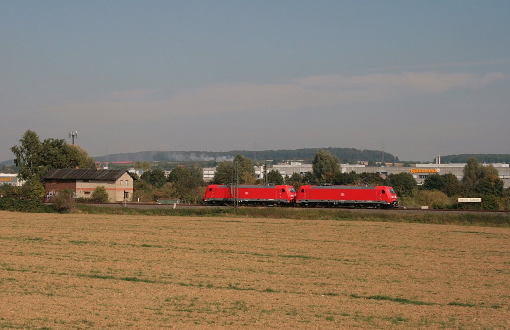 Die nagelneuen 185 396-9 + 185 397-7 als Tfzf (Ras) 67909 Kassel Rbf - Mannheim Rbf bei Gro� Karben. 23.09.10