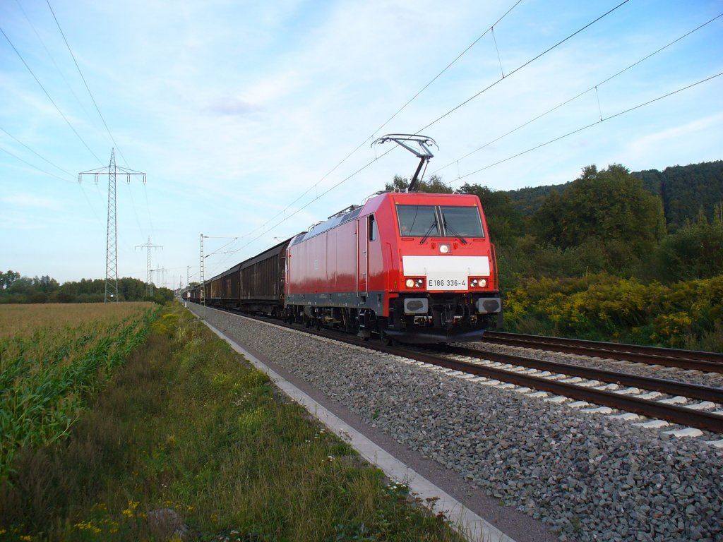 Die neue 186 336-4 zieht den Wasserleerzug CS 47538 Mannheim-Rheinau - Saarbrcken am 15.09.2011 bei Landstuhl in Richtung Homburg (Saar)
