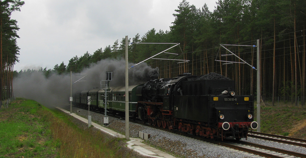Die neue Strecke zum BBI wurde am 10.09.2011 im Rahmen des BW-Festes in Berlin Sch�neweide insgesamte 4mal befahren. Hier im Bild ist Fahrt 3 mit 50 3510-8. Aufgenommen ist das Bild an der NBS auf H�he der B 96.