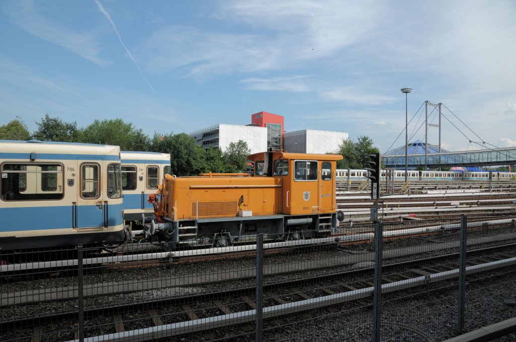 Die noch selten zu sehende Diesellok 8903 Bj. 1971 am 29.06.11 im Betriebshof Frtmaning/Mnchen