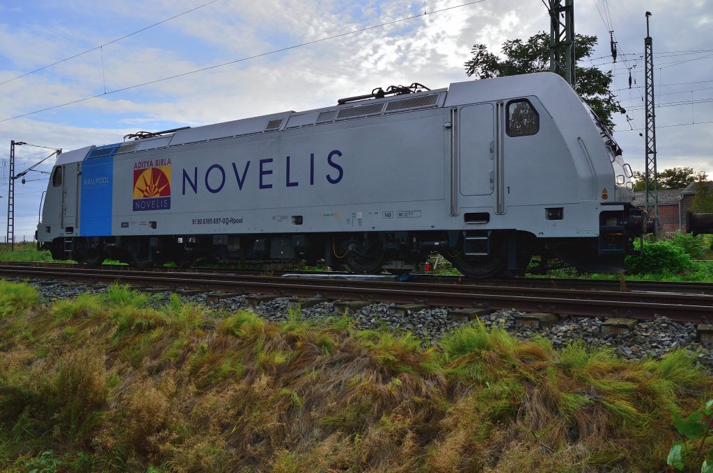 Die Novelis 185 697-0 hat Feertagsruhe....sie stand abgebgelt in Nievenheim. 3.10.2012