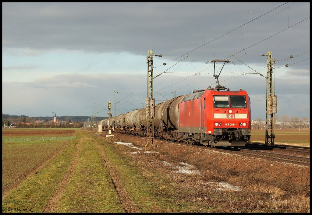 Die Oma's der 185er :) 185 003 mit einem Kesselzug am sonnigen 15.01.11 gen Plattling. (Mangolding) 