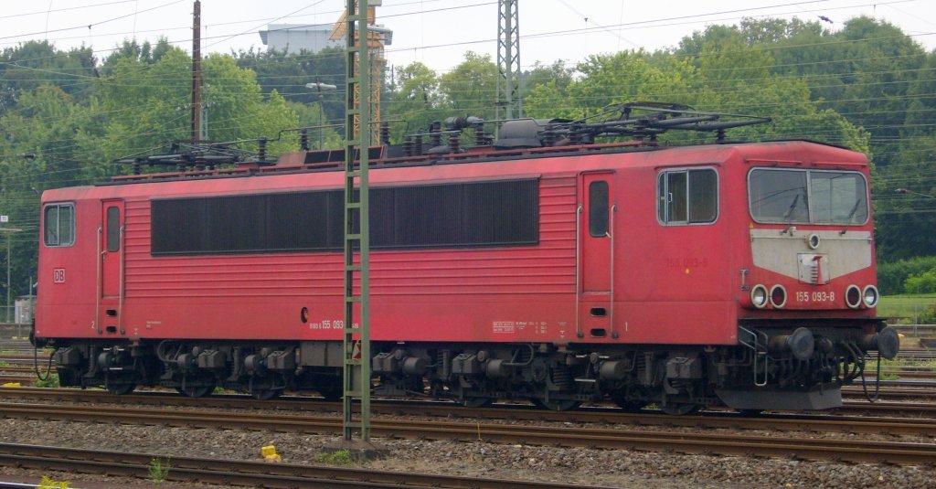 Die orientrote 155 093-8 mit Latz stand am 18.08.2009 in Aachen West.