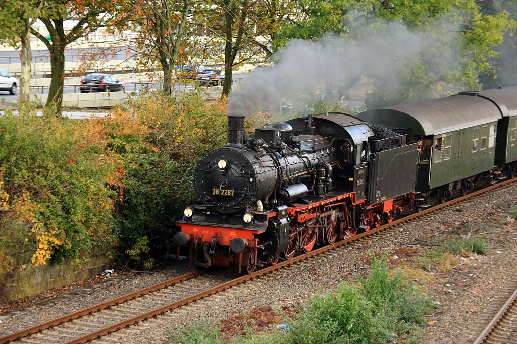 Die P8 des Eisenbahnmuseums Bochum-Dahlhausen bei der Einfahrt in den Hbf Remscheid, 25.10.2009