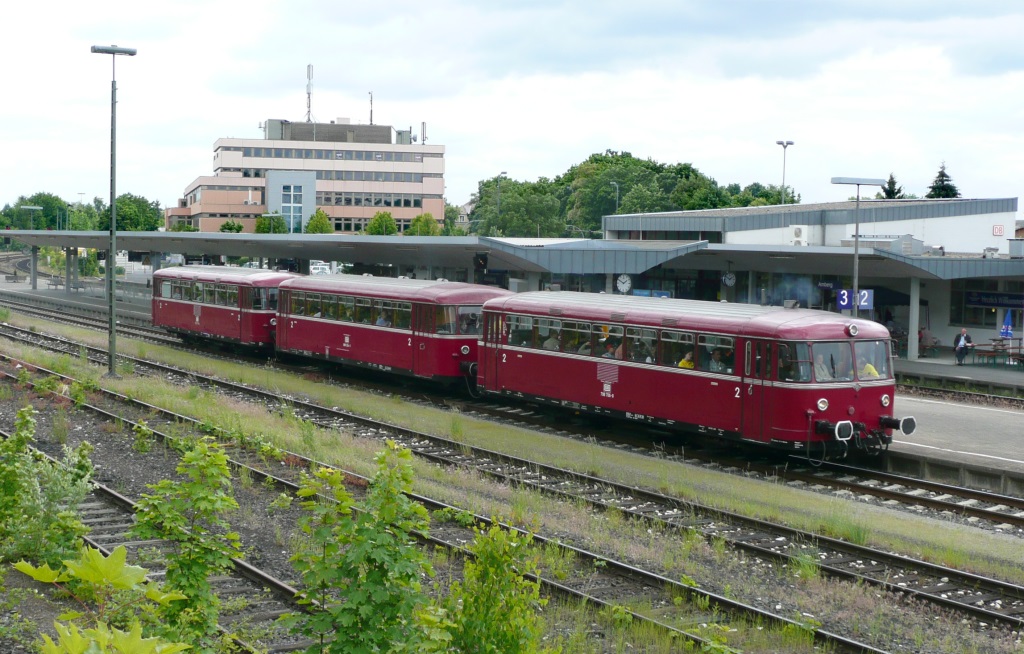 Die Passauer Eisenbahnfreunde boten zur Feier  150 Jahre Ostbahn  am 30.5.09 Pendelfahrten zwischen Amberg und Schnaittenbach an.