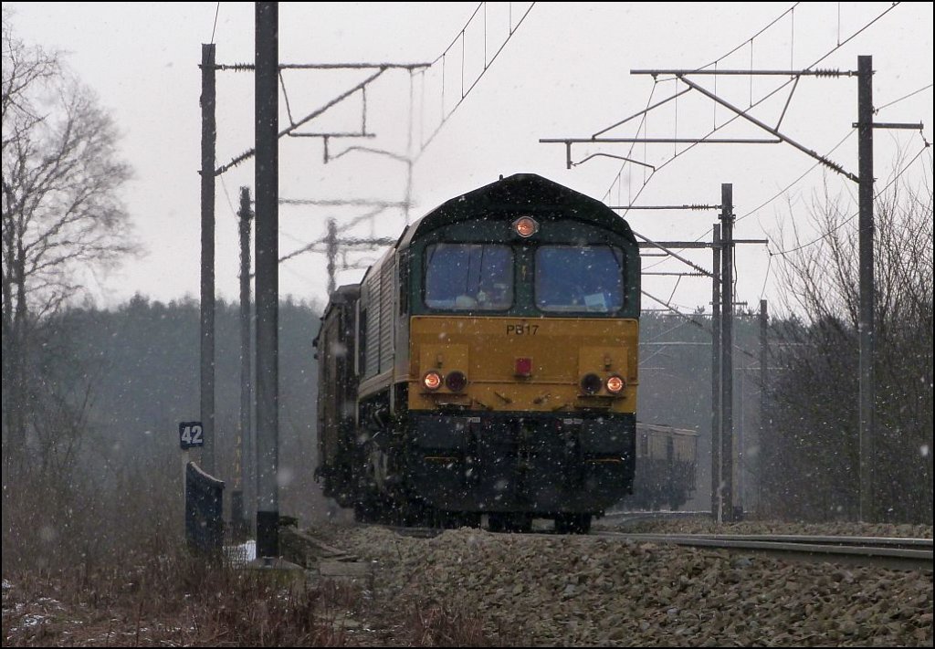 Die PB 17 (Class66) der Rurtalbahn unterwegs auf der Montzenroute im Wald von
Moresnet(B). Am Haken ein Bleizug,aufgenommen am 22.02.13 bei gefhlten -8 Grad.