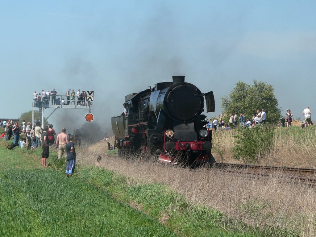 Die polnische Dampflok Ty2-911 am 28.4.2012 auf der Dampflokparade in Wolsztyn.