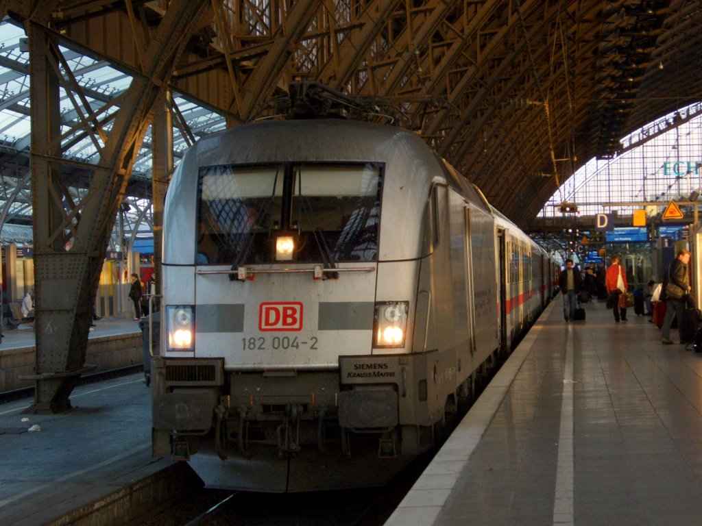 Die Porsche 182 004-2 wahr am 18.03.2009 in Kln Hbf.