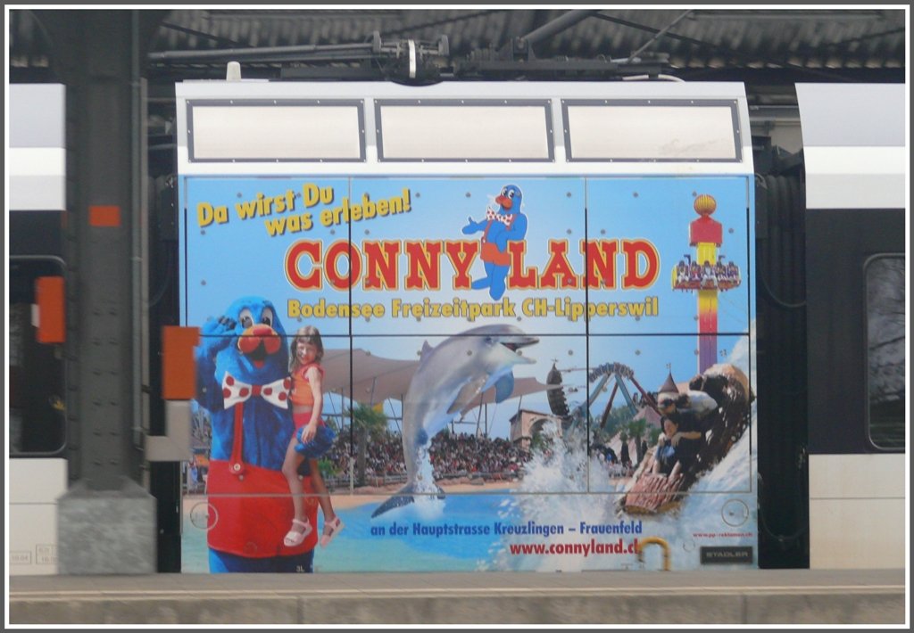 Die Powerpacks der GTW 2/6 bringen etwas Farbe in den grauweissen Alltag. (10.03.2010)