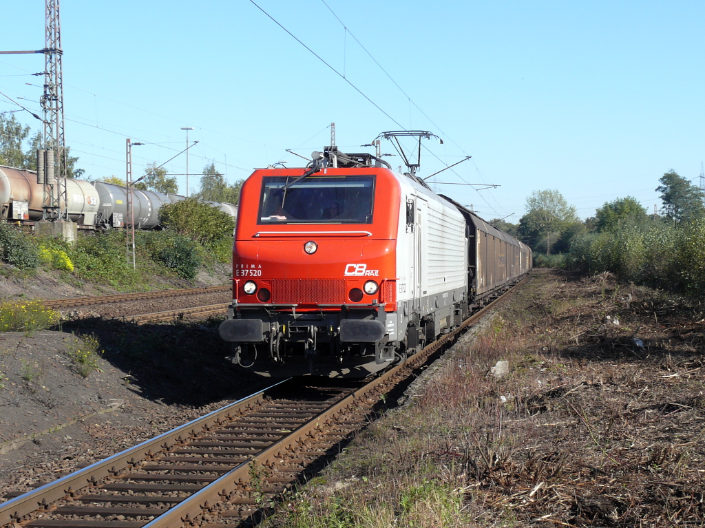 Die Prima E 37 520 der CB-Rail mit einem GZ. Gelsenkirchen-Zoo, 15.10.2011.