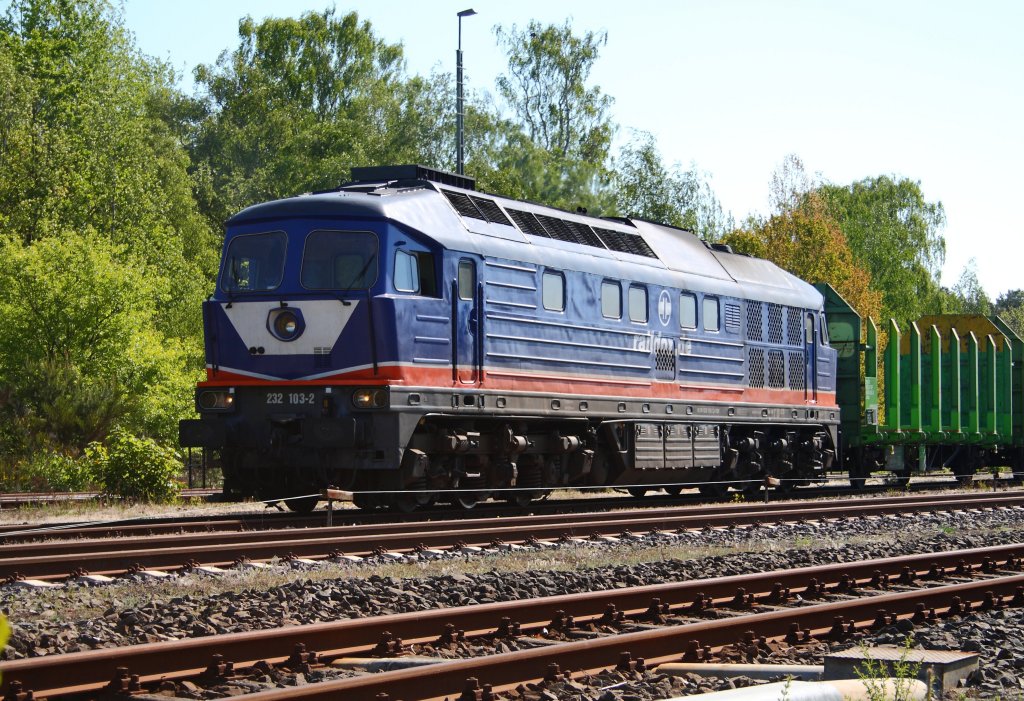 Die Raildox.de 232 103-2 in Munster wartet auf die weiterfahrt nach Soltau. (09.05.11)