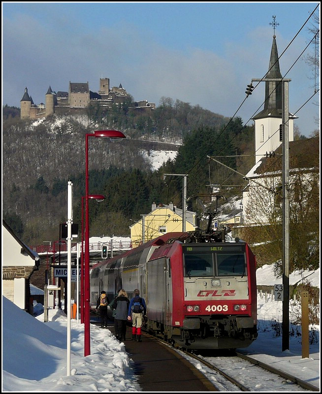 Die RB 3210 verlsst am 02.01.2011 die Haltestelle Michelau, um ihre Reise nach Wiltz fortzusetzen. (Hans) 