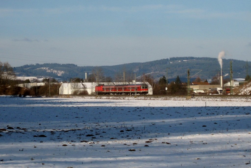 Die RB 37624 nach Saalfeld(Saale) ist am 22.01.11 bei Halach Richtung Stockheim unterwegs.