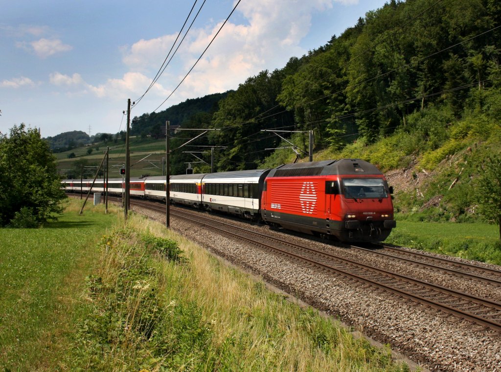 Die Re 460 009 mit einem IC am 28.06.2011 unterwegs  bei Tecknau.