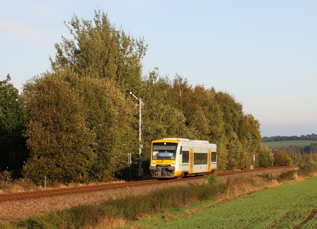 Die RegioShuttles der FEG werden nun auch nicht mehr mit VT bezeichnet, sondern mit der offiziellen Baureihenbezeichnung.  Hannah  wurde von VT 3.02 in 650 056 umbenannt und ist hier unterwergs als FEG 30423 von Holzhau nach Freiberg zwischen Berthelsdorf Ort und Berthelsdorf