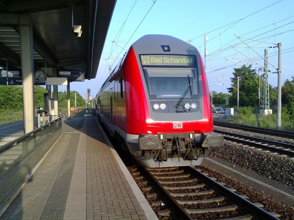 Die S1 am Abend des 22.05.10.Fhrt aus in Richtung Bad Schandau.