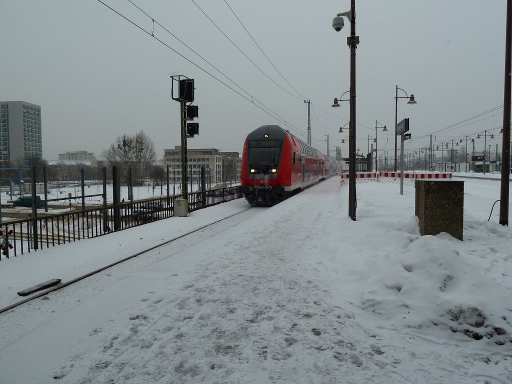 Die S1 nach Meien bei der Einfahrt in den Hauptbahnhof. 17.12.2010