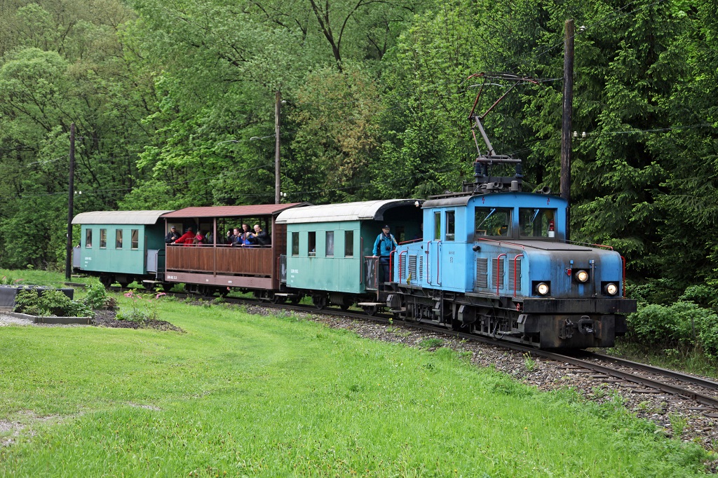 Die Saisonerffnug der Breitenauerbahn fand am 11.05.2013 statt. An diesem Tag pendelte die E3 viermal durchs Breitenauertal, hier zu sehen in St.Jakob. Weitere Betriebtage der Bahn sind heuer noch am 20.Mai,15.Juni,20.Juli,7.September und 14.September.