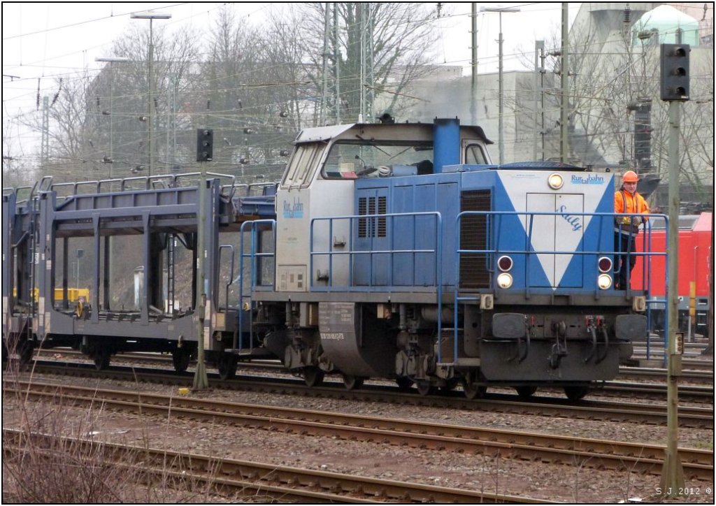 Die Sally (V 105) der Rurtalbahn rangiert in Aachen West im Mrz 2012.