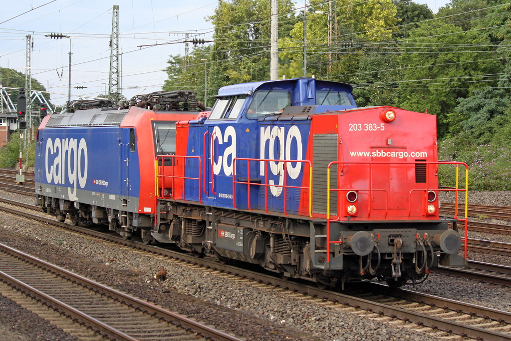 Die SBB 203 383-5 und 482 xxx-x in Kln West am 13,08,10