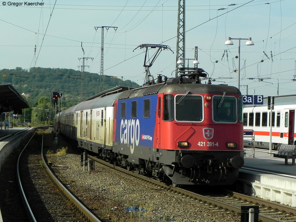 Die SBB 421 391-4 wartete am 07.05.2011 mit einem Sonderzug in Bruchsal auf die Weiterfahrt. Aufgenommen am 07.05.2011.