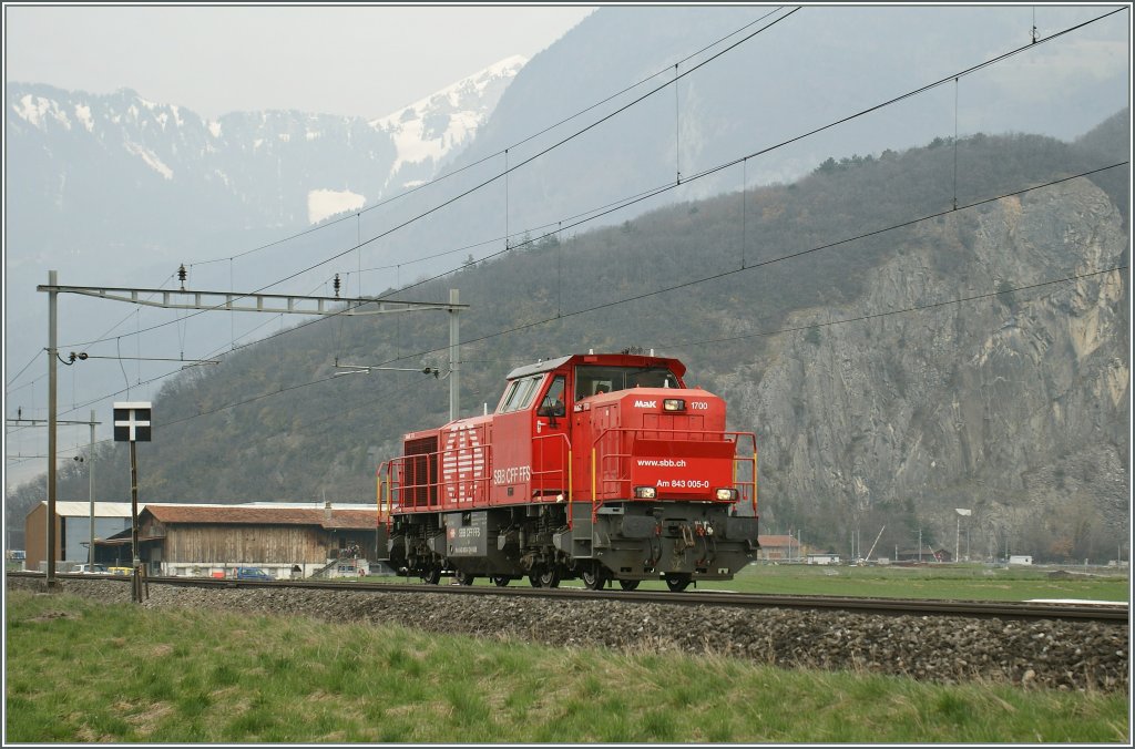Die SBB Am 843 005-0 unterwegs von Villeneuve nach St-Triphon kurz vor ihrem Etappenziel.
2. April 2013