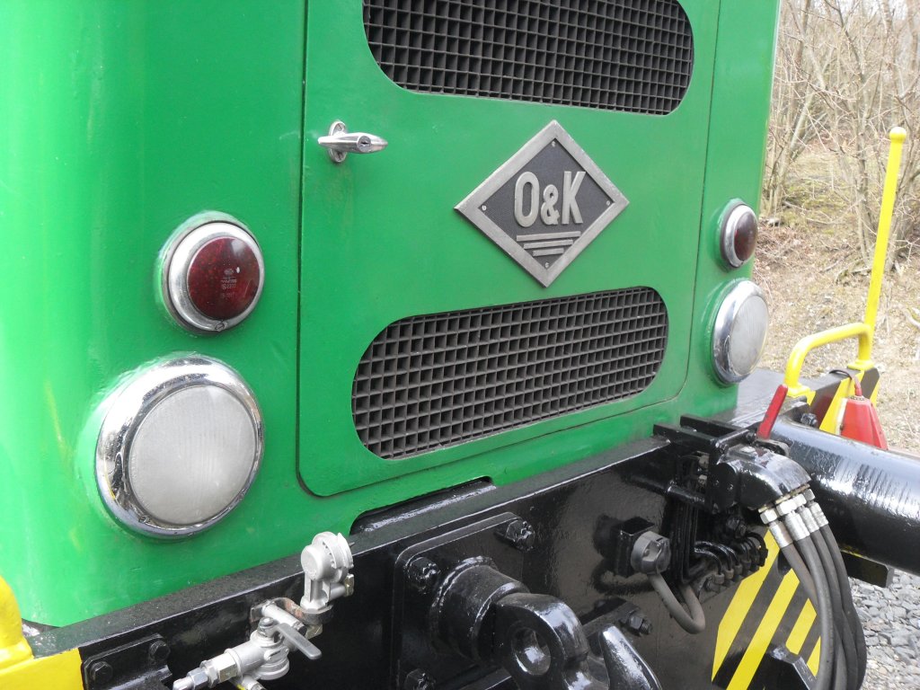 Die Scheinwerfer der O&K-Diesellok  D1  der Brohltalbahn.