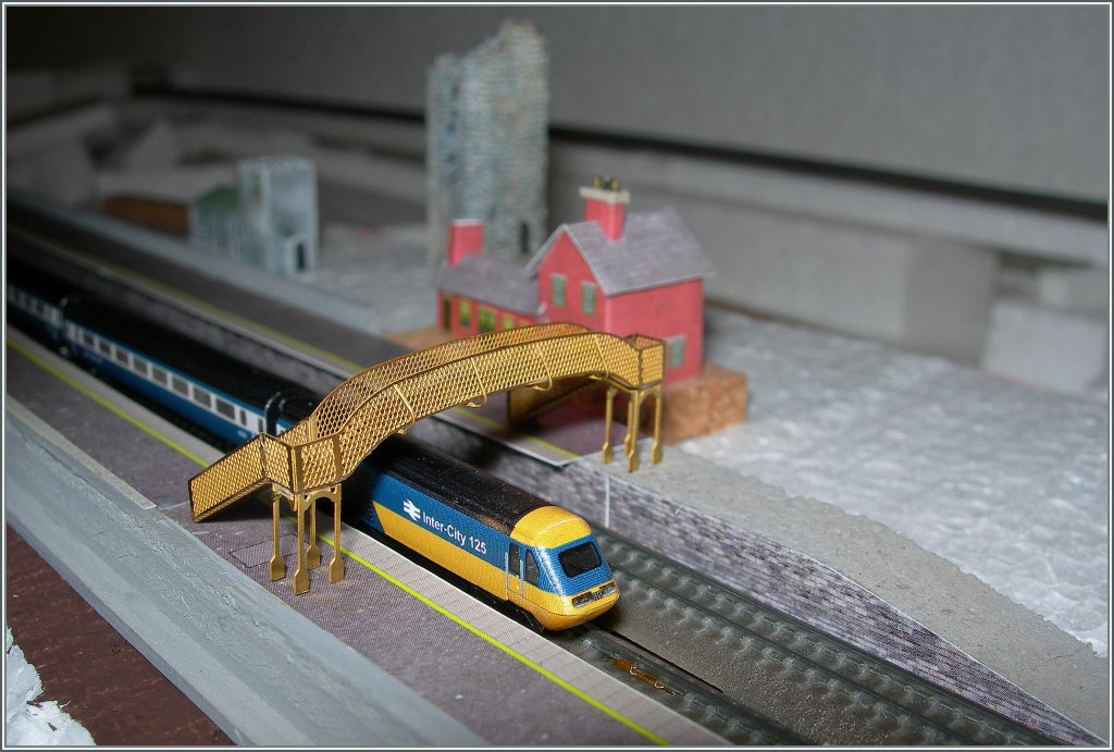 Die schnellen BR HST fahren in der Regel in Saddleford ohne Halt durch, um so wichtiger ist es deshalb, dass die Bahnstieg durch eine Victoria Bahnsteigbrcke verbunden sind.
21. Mai 2013