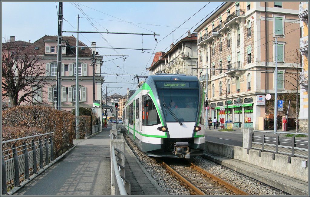 Die Schnittstelle der LEB zwischen  Straßenbahn  und  Métro : Der Regionalzug nach Lausann Flon verlässt den Strassenbereich und wird in Kürze in den Tunnel zur unterirdischen Station  Lausanne Chauderon  fahren.
1. März 2011