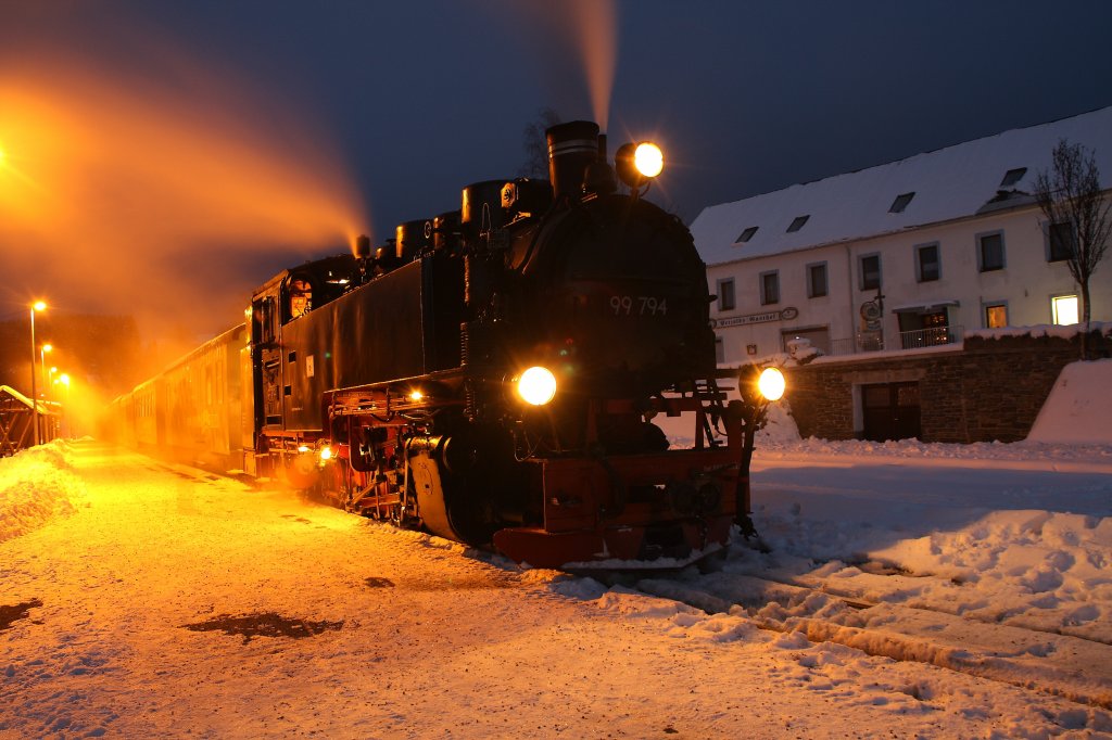 Die sch�ne 99 794 wartet am 22.01.2010 in Neudorf auf dem Abfahrtsbefehl.