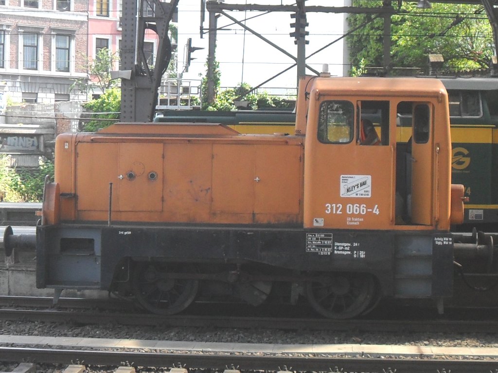Die Seitenansicht der 312 066-4 die am 27.6.10 im Aachener Hbf stand.