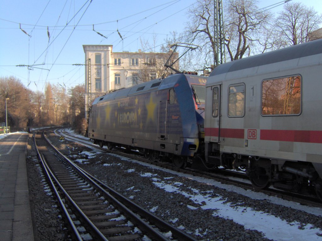 Die Seitenansicht der BR101 als Europa-Lok am 16.2.10 im Bonner HBF.