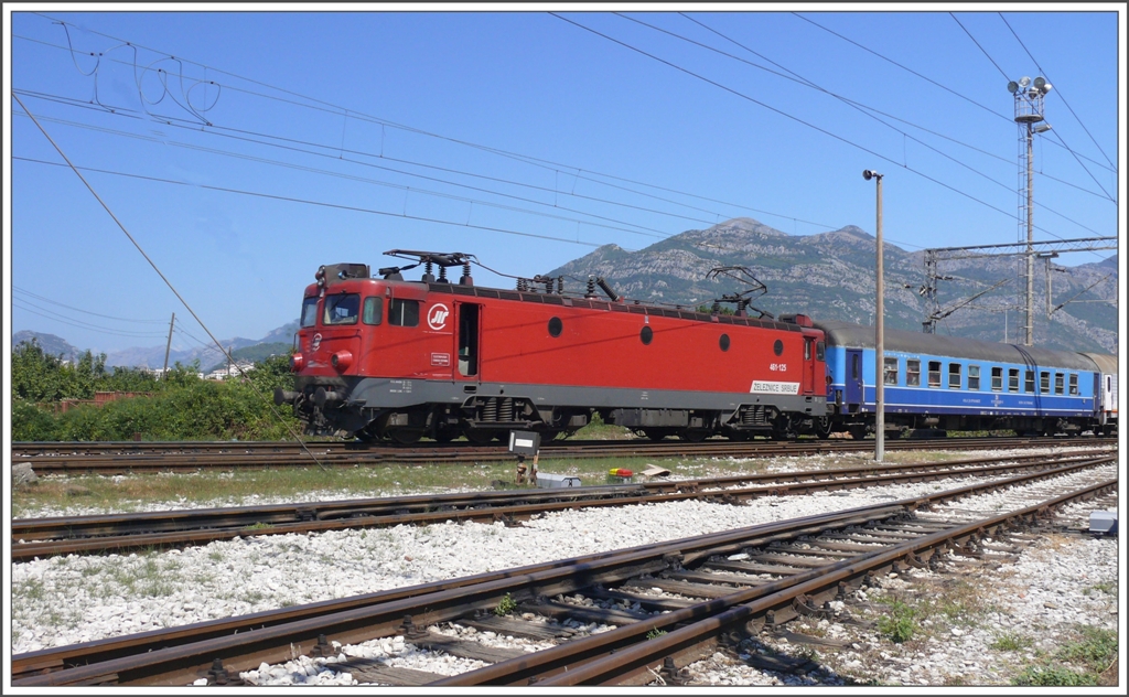 Die serbische 461 125 trifft mit dem Nachtschnellzug D1343 in Bar ein. (08.08.2010)