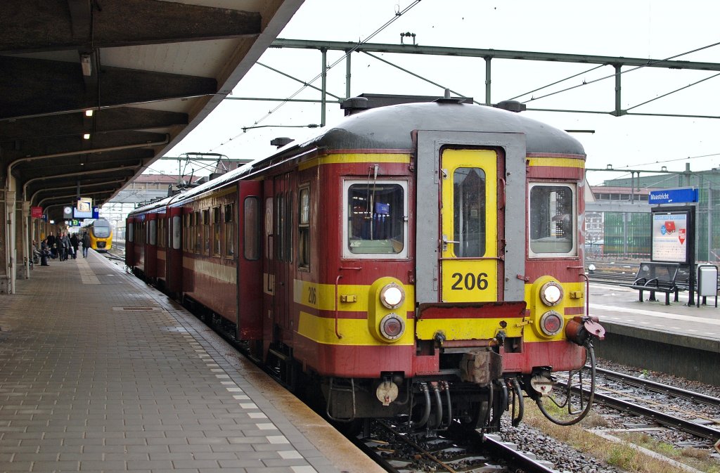 Die SNCB ET 206/AM 62 mit IC 484 (Maastricht - Vis - Bressoux - Lige Guillemins) am 30.10 2010.