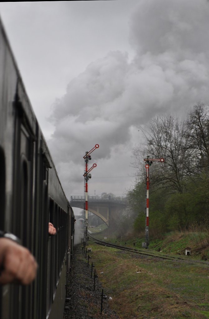 Die Sonderfahrt der anderen Art. Umleitung ber Cottbus - Guben und nun Einfahrt nach mehr als sechs Stunden Fahrt am 27.04.2013 in Wolsztyn /Polen.