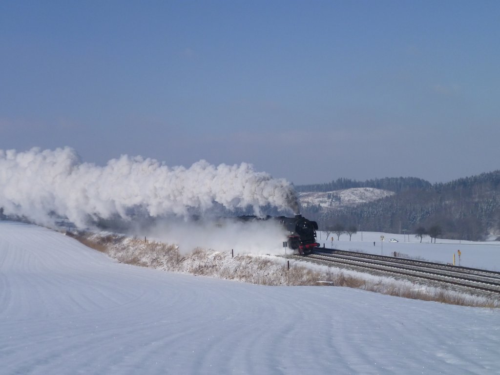 Die Sonderfahrt des UEF am 11.02.12 mit 01 1066 ins Erzgebirge. Die Fahrt ging nur bis Herlasgrn, wegen der Steckensperrung. Hier zusehen in Ruppertsgrn. Der Zug hatte 50min versptung, wir warteten alle bei -16 Grad und dann das! Gru an alle dort warteten!!!