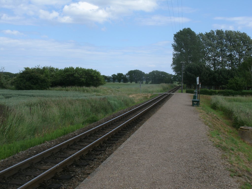 Die Station Beuchow in der Nhe von Putbus im Ganzen am 17.Juni 2012.