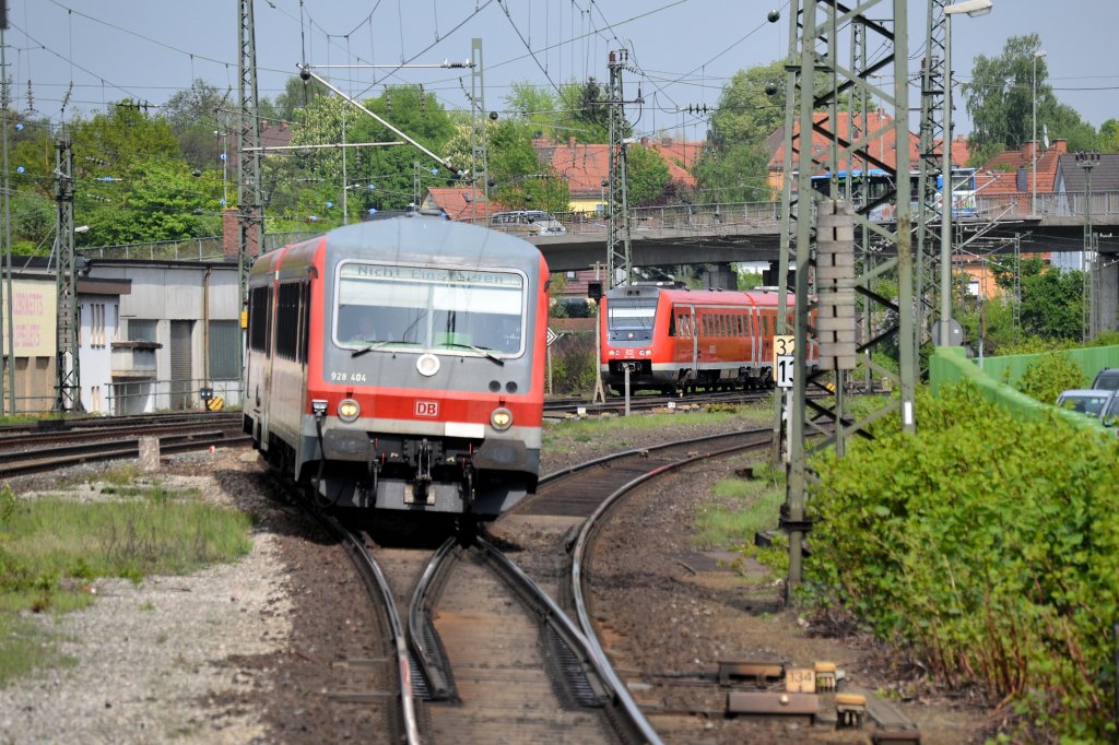 Die Tage sind gezhlt von 628 und 612er.( Dieselnetz Oberfranken)
 Der 628/928 iger bei der Einfahrt von Hochstadt-Marktzeln in Gl 1 und der 612 er von der Kbs 820 aus Schney in Gl 6  28_04_2011  ca 15:15 