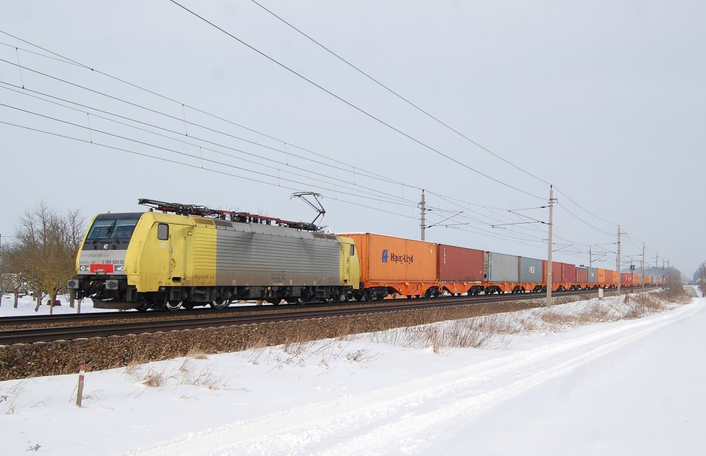 Die berraschung des Nachmittags war am 13.02.2010
die ES 64 F4-024 (189 924) welche mit einem
Containerzug in Oftering zu sehen war.