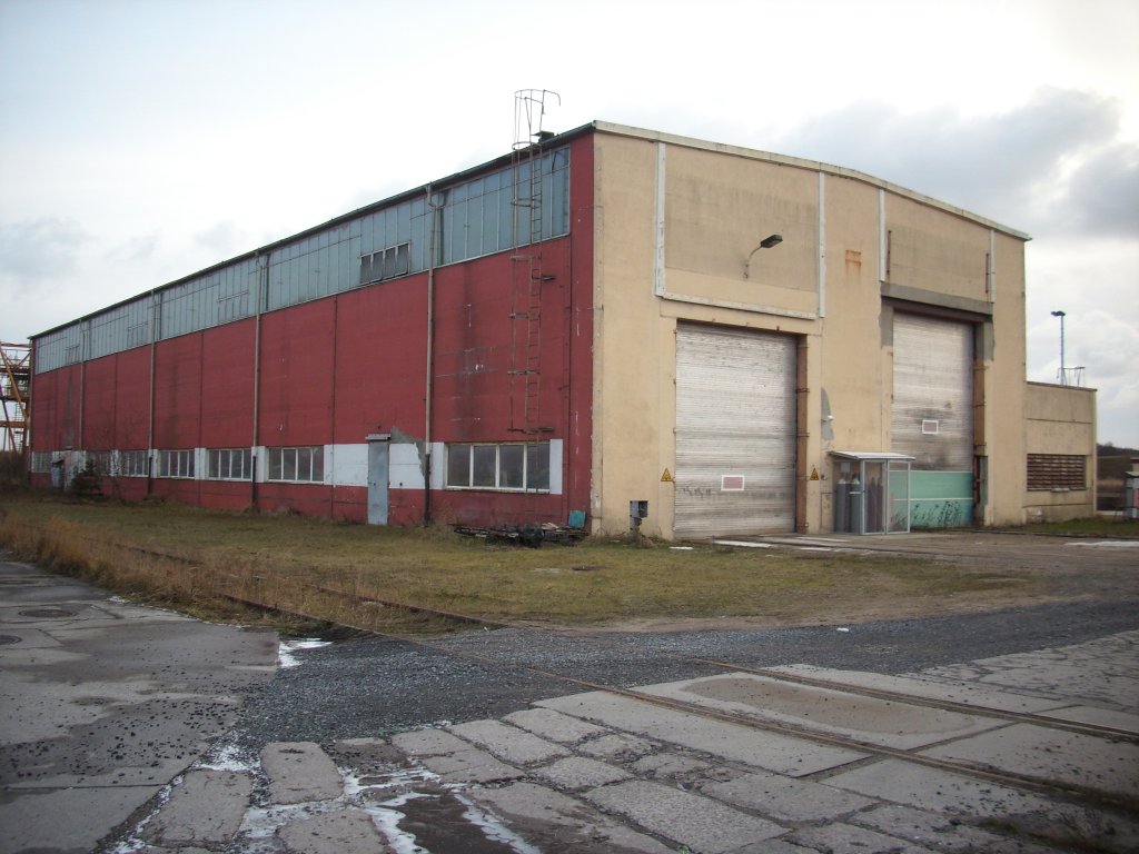 Die Umspurhalle von Mukran am 30.Dezember 2009.Hier werden russische Gterwagen auf 1435mm umgespurt.Das gleiche passiert auch umgekehrt.