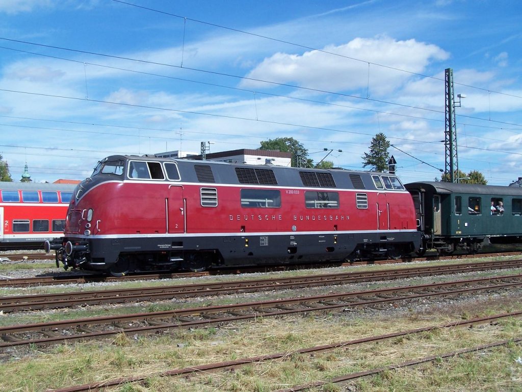 Die V 200 033 im Bahnhof Donaueschingen, auf den Rckkehr nach Offenburg am 11/09/10.