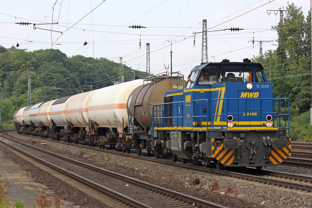Die V 2106 der MWB in Kln West am 02,06,10