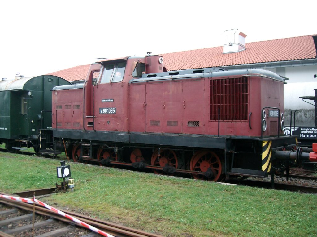 Die V 60 1095 des Heiligenstdters Eisenbahnvereins,steht am 26.9.2010 im Heiligenstadt Ost.