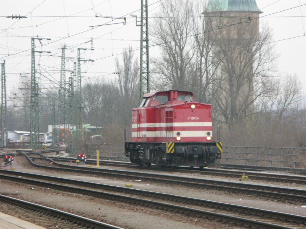 Die V100 nochwas im Karlsruher HBf.
Aufgenommen am 2013:04:03 09:05:46