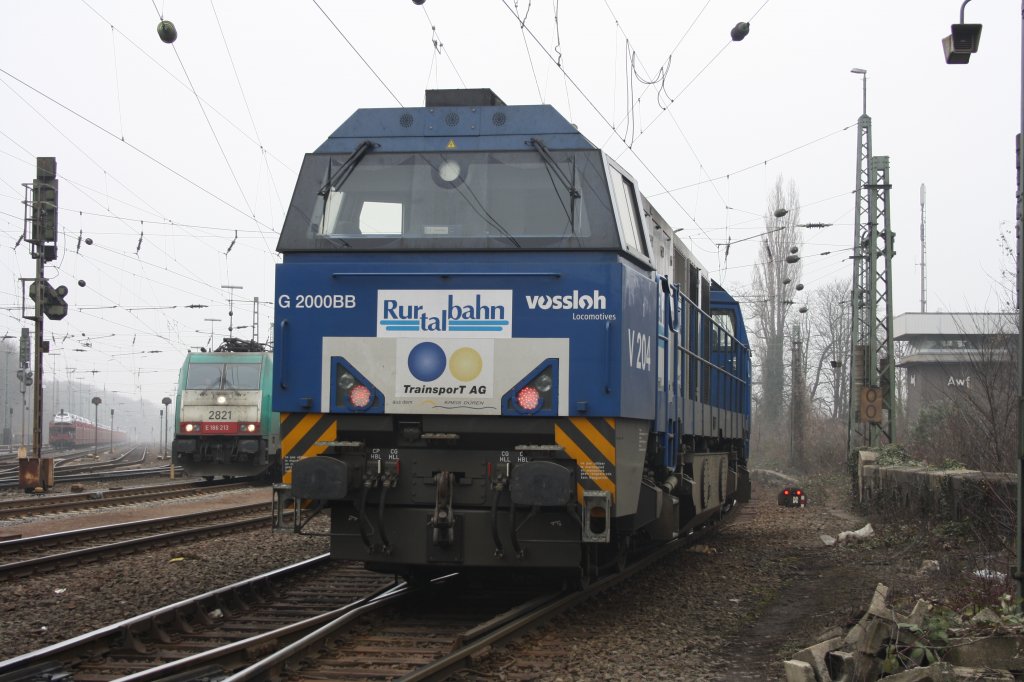 Die V204 von der Rurtalbahn wartet auf Weiterfahrt zum Abgestellgleis in Aachen-West.
5.3.2011