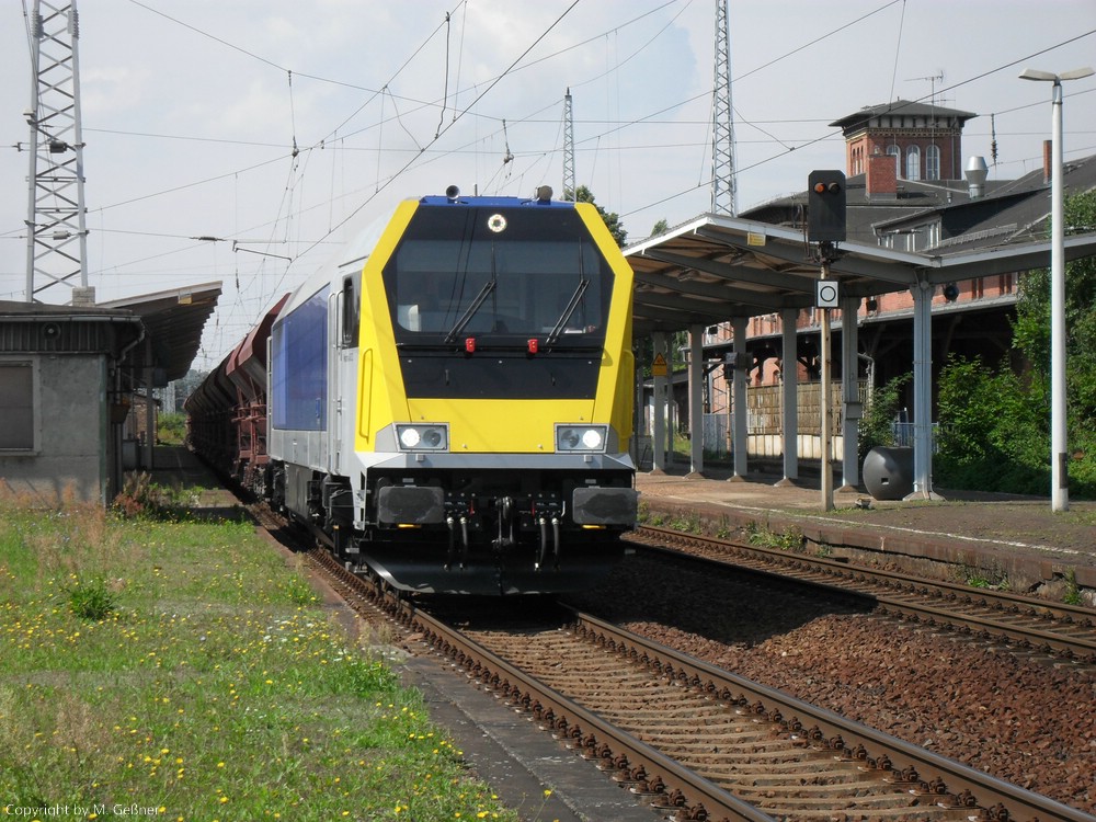 Die Voith Maxima 40CC mit ihrem leeren Schotterzug erreicht am 05.08.2010 gegen 11:17 Uhr ihren Bestimmungsort Eilenburg.