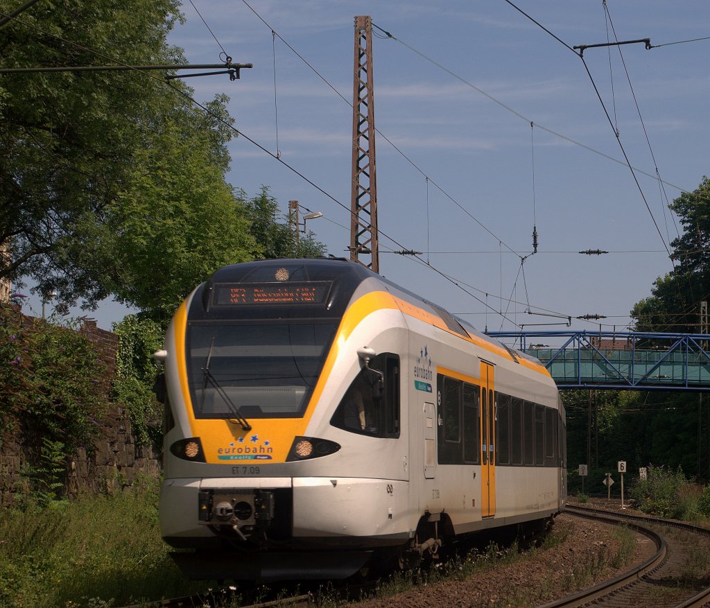 Die volle Biegung machte Eurobahn ET 7.09 am 24.07.2012 in BO-Prsident. Aufgrund von Bauarbeiten wurde der RE3 zwischen Dortmund Hbf. und Wanne-Eickel Hbf. ber Bochum-Nord umgeleitet.
